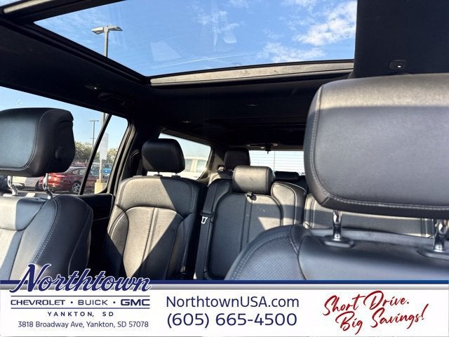2024 Jeep Wagoneer Base