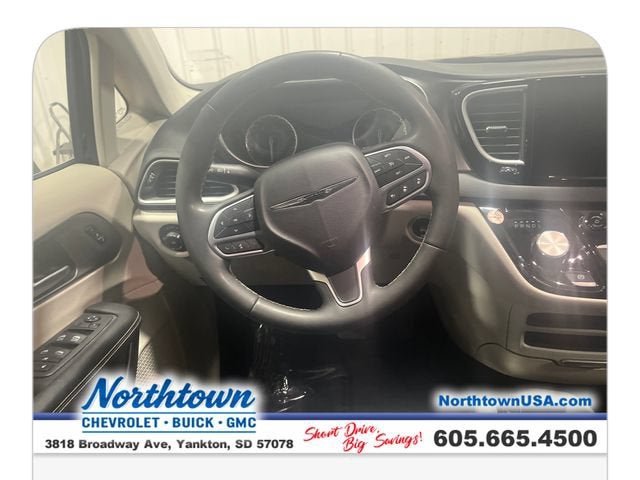 2023 Chrysler Pacifica Touring L - Photo 13
