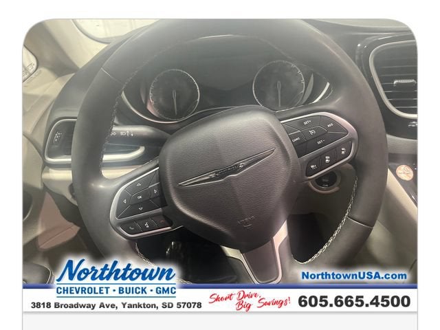 2023 Chrysler Pacifica Touring L - Photo 14