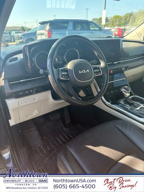 2024 Kia Carnival EX