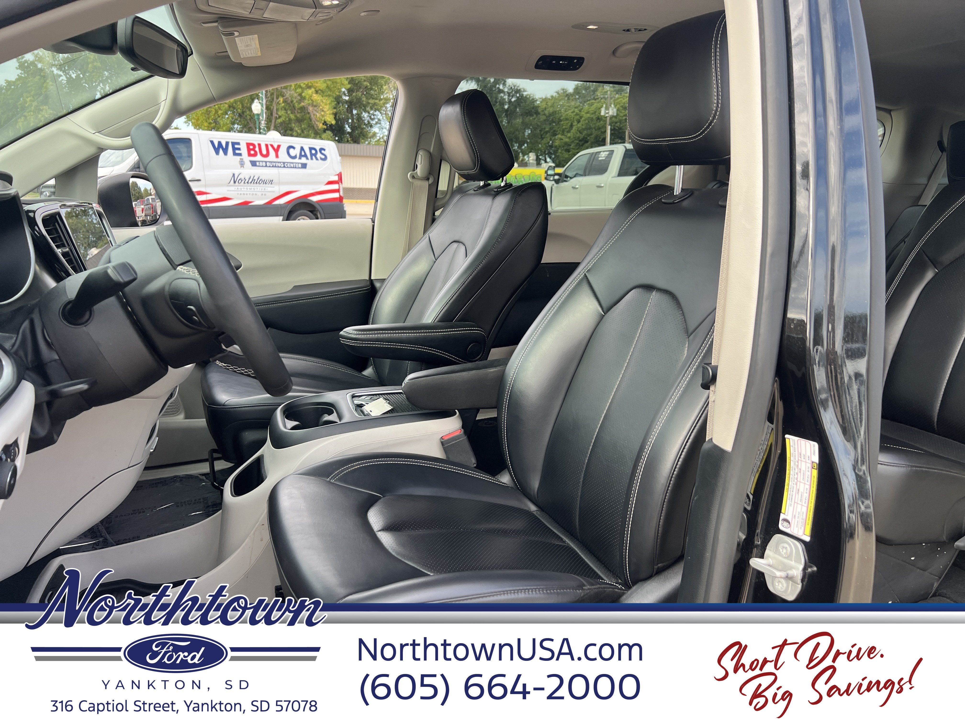 2023 Chrysler Pacifica Touring L - Photo 14
