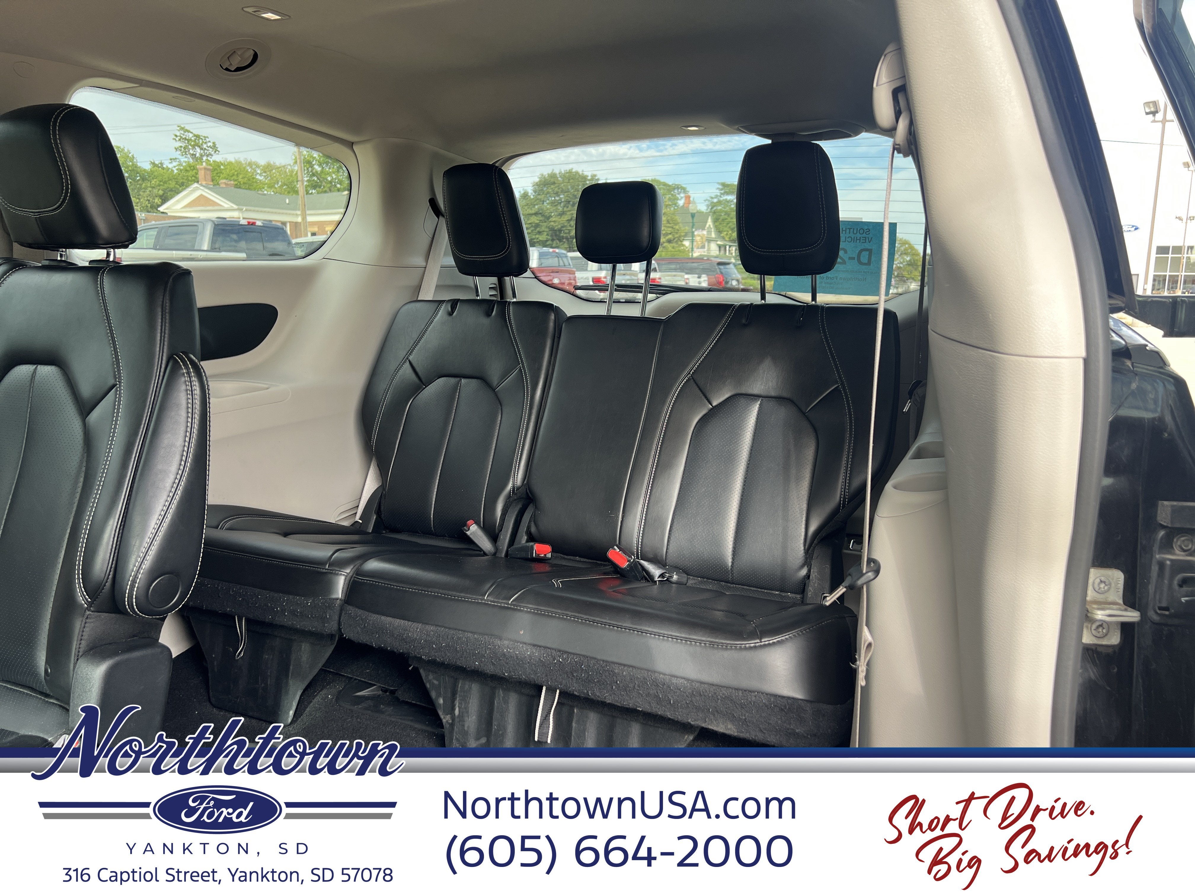 2023 Chrysler Pacifica Touring L - Photo 25
