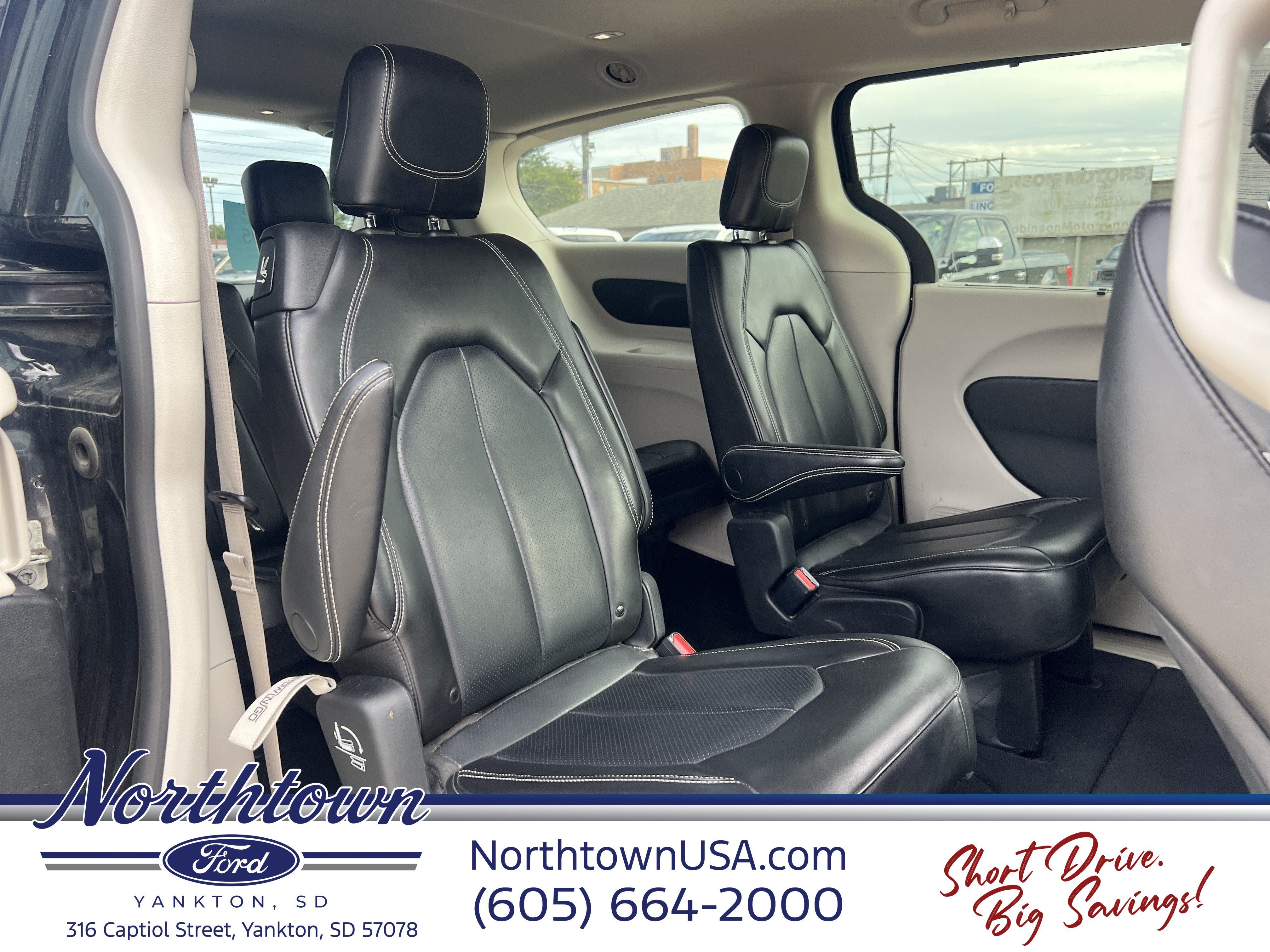 2023 Chrysler Pacifica Touring L - Photo 28