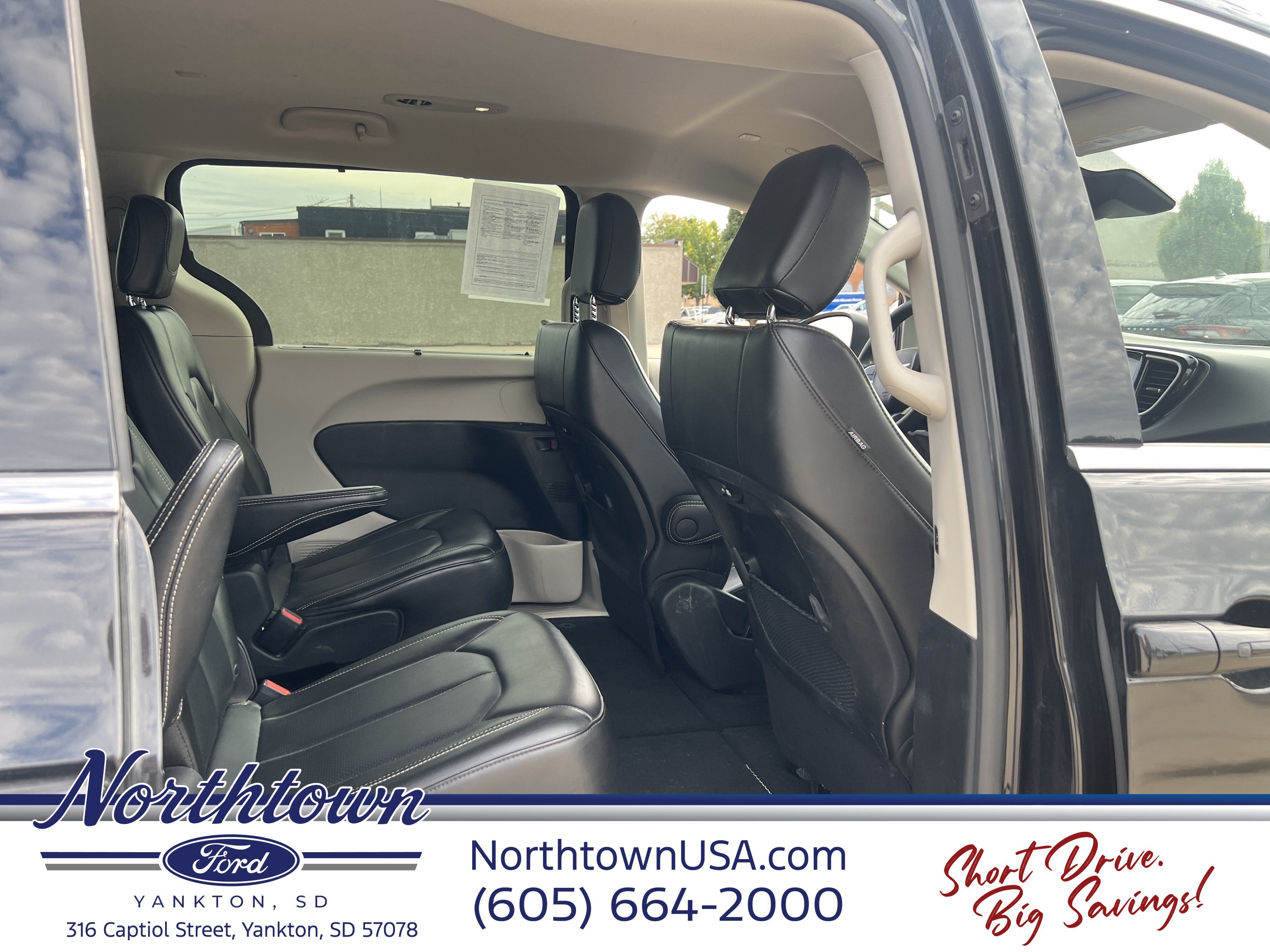 2023 Chrysler Pacifica Touring L - Photo 29