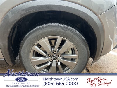 2024 Nissan Pathfinder S