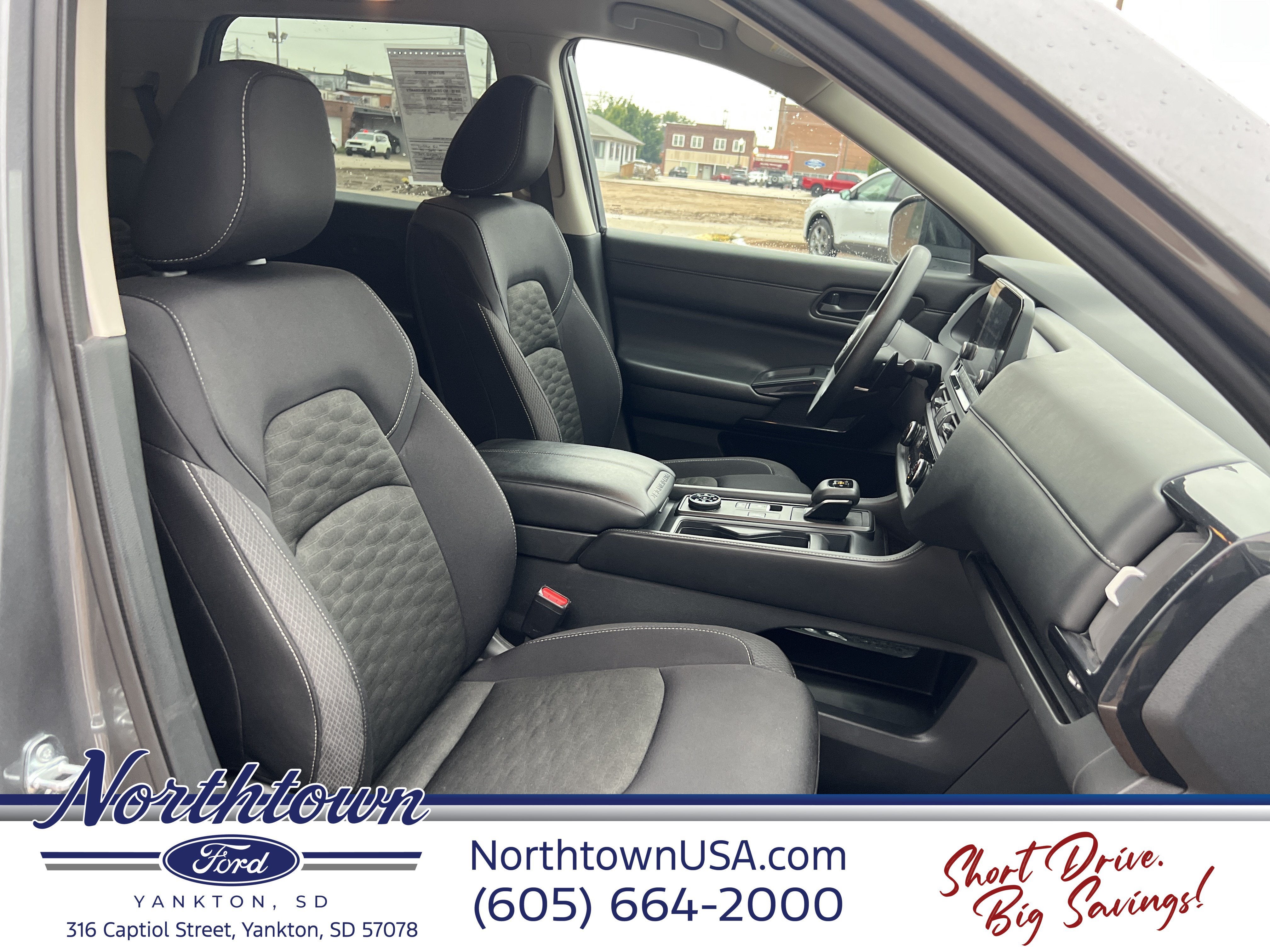 2024 Nissan Pathfinder S