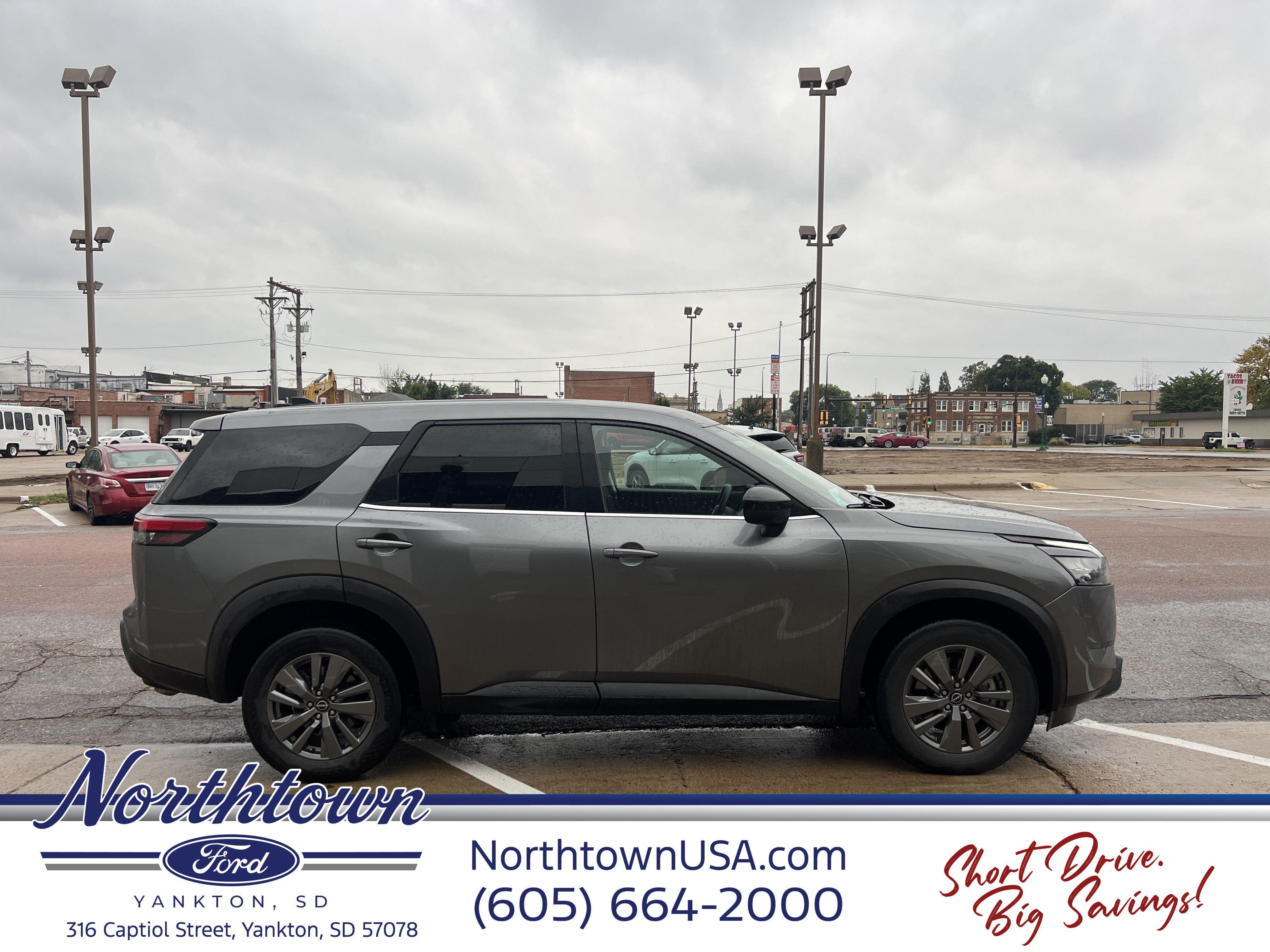 2024 Nissan Pathfinder S